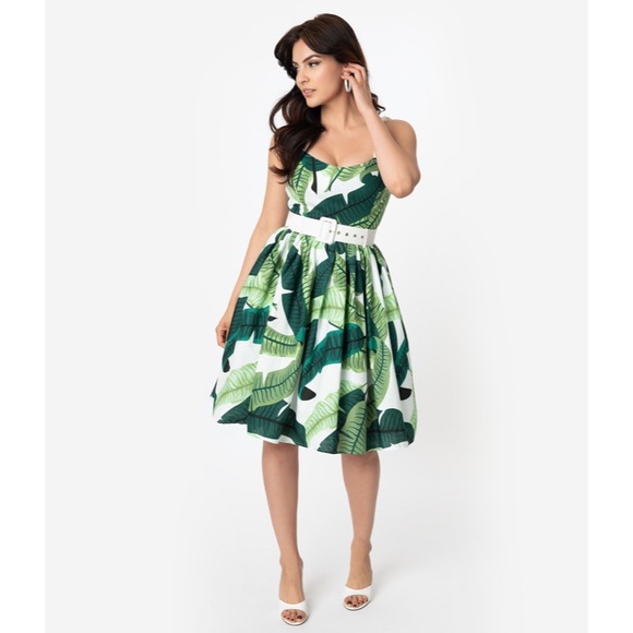 Collectif Mainline Jade Swing Dress - Banana Leaf - Picture 7 of 16